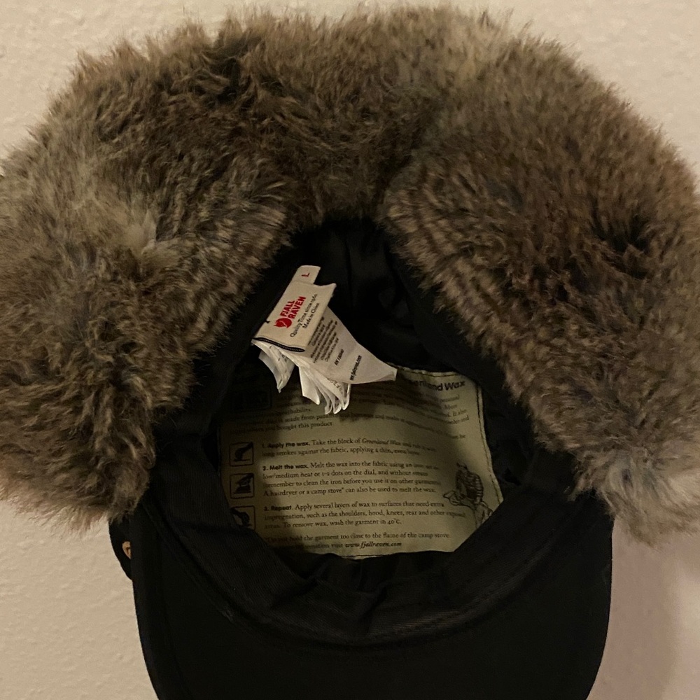 Fjallraven Woodsman Cap - Black with Brown Accent Fur - Picture 5 of 6